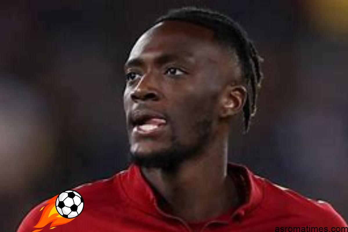 Spurs vs. Hammers Dueling for Roma's Forward - A Game-Changer for Postecoglu